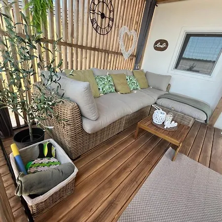 Hollers Homes Haus Oli Chalet *