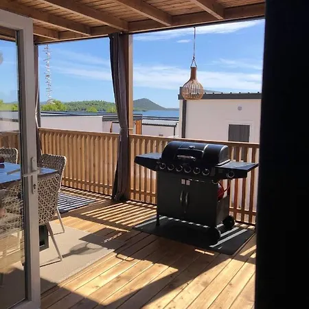Hollers Homes Haus Oli