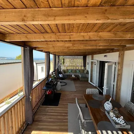 Hollers Homes Haus Oli
