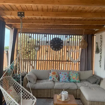 Hollers Homes Haus Oli Chalet