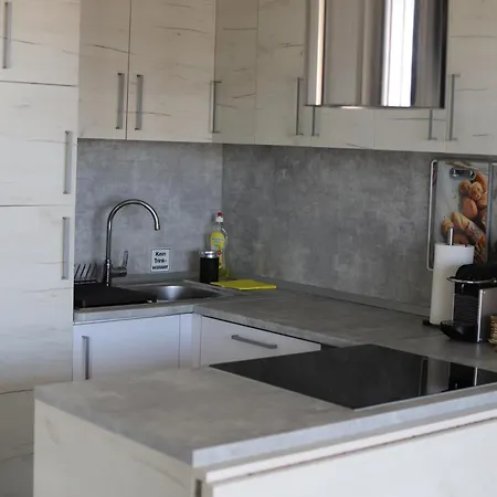 Hollers Homes Haus Oli Drage